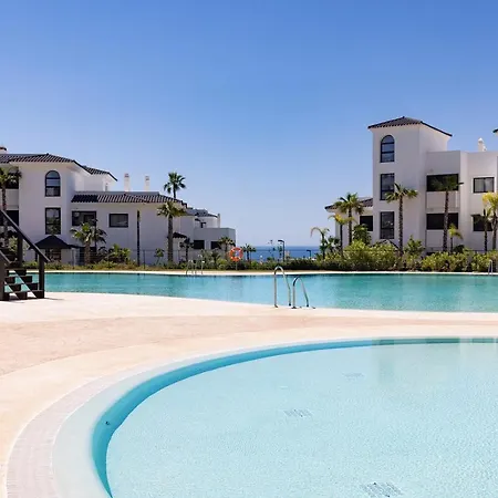 Brand New, Luxurious Ground Floor In Mirador De Hills Apartment *