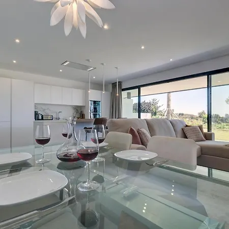 Brand New, Luxurious Ground Floor In Mirador De Hills Apartment